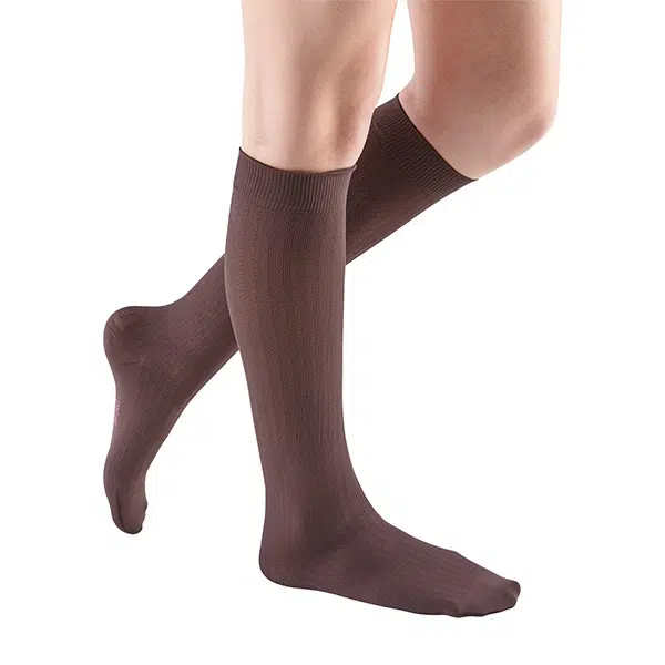 compression-socks-pregnancy_mediven-comfort-vitality_chocolate