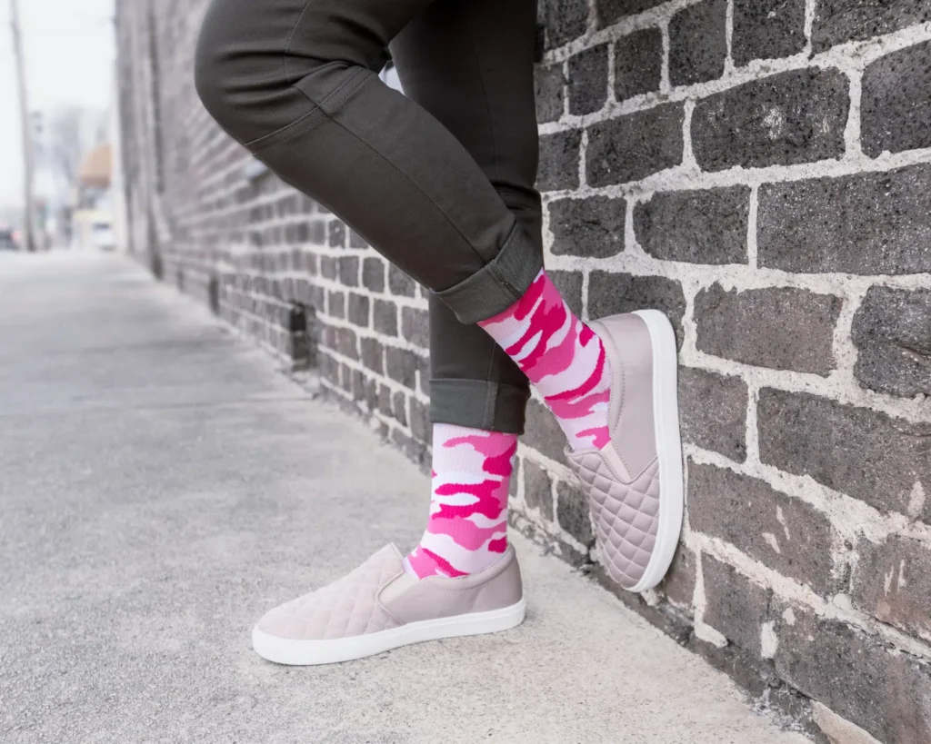 Pink_Camo_Rejuva_BW_Lifestyle-3
